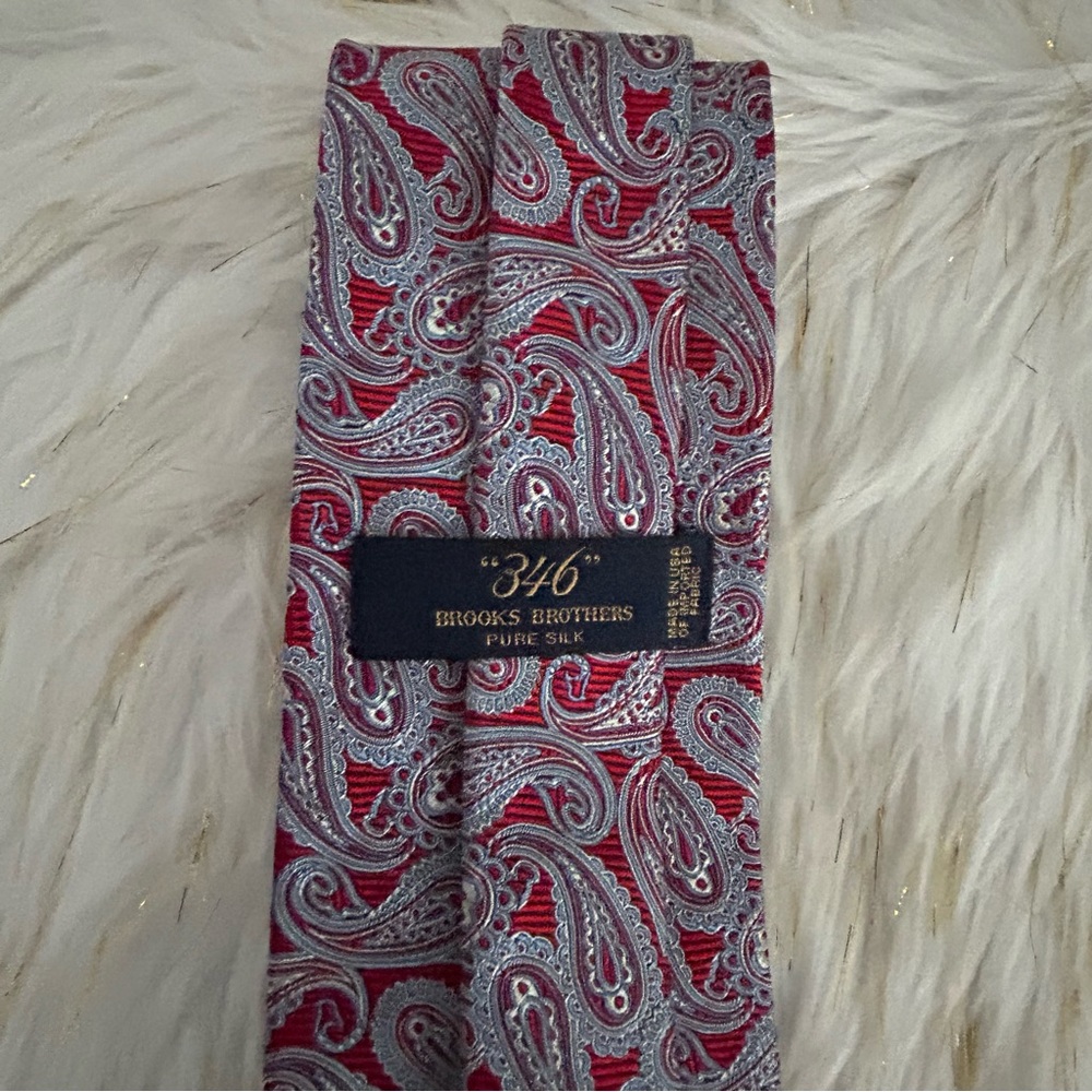 Brooks Brothers Paisley Red and Blue Men's Tie - Picture 3 of 3